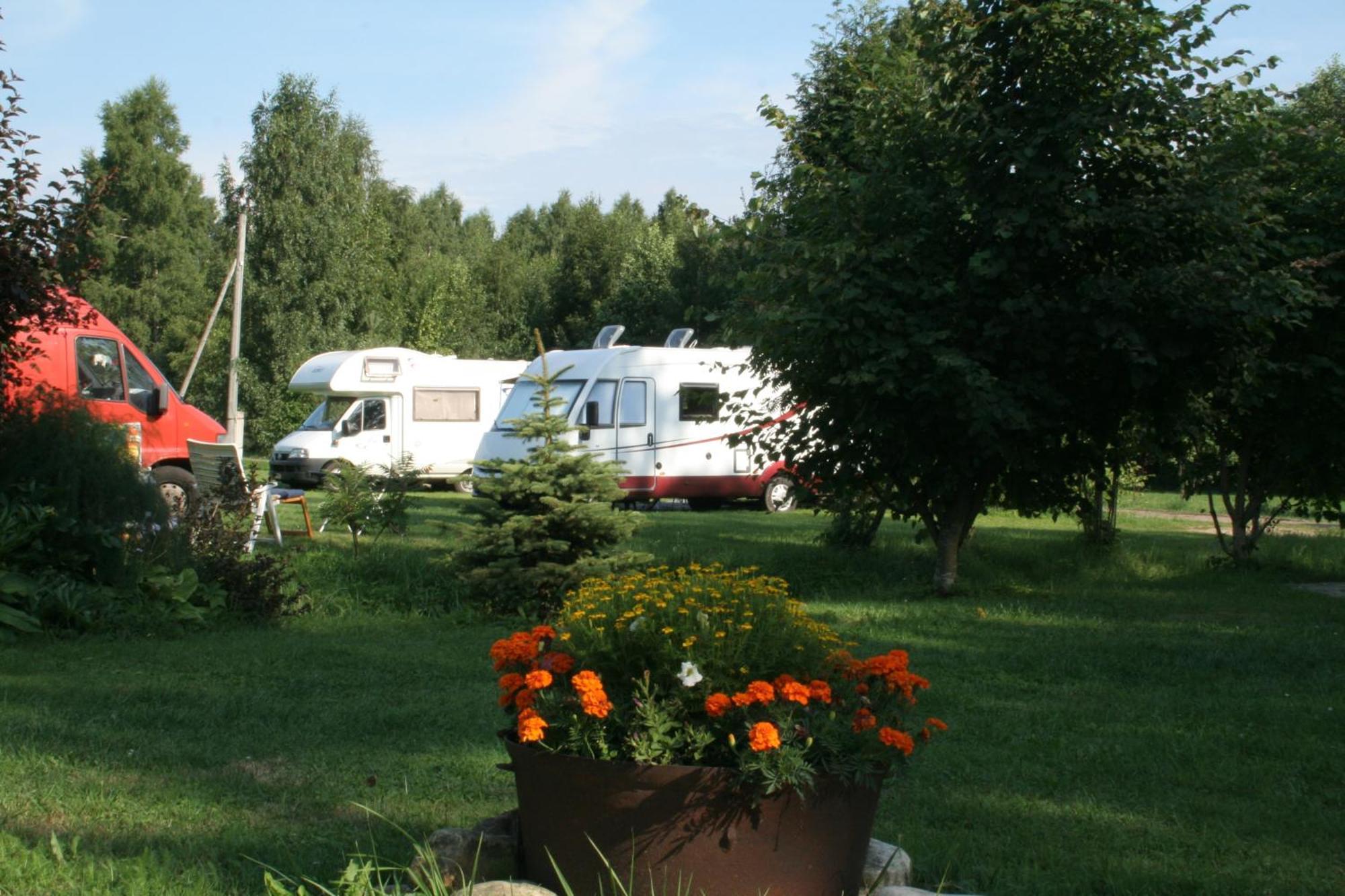 Laucu Akmens Hotel Skulte  Bagian luar foto